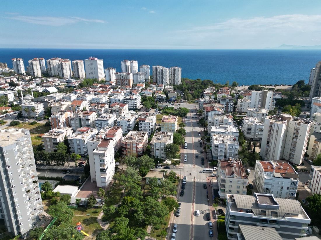 Квартира 1+1 у пляжа Мермерли, центр Анталии